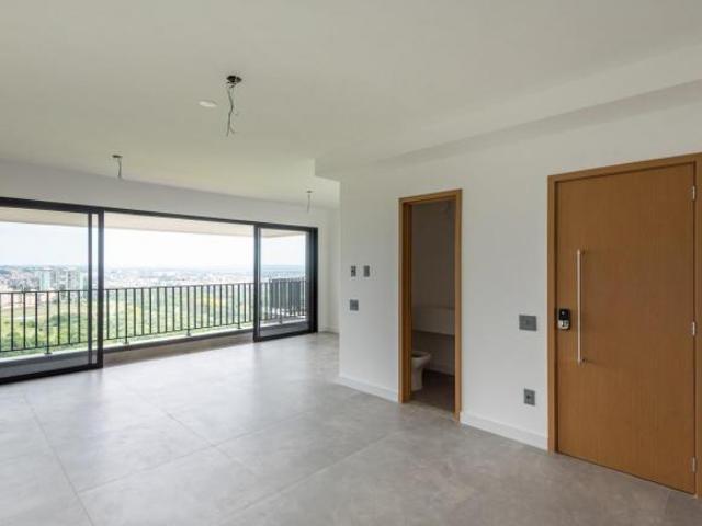 Apartamento venda em Região Geográfica Imediata do Distrito Federal, Região Integrada de Desenvolvimento do Distrito Federal e Entorno