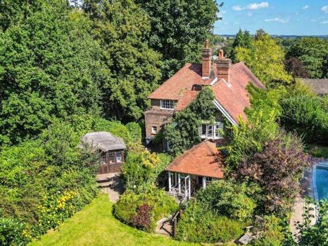 House for sale in Perryfields, West Sussex
