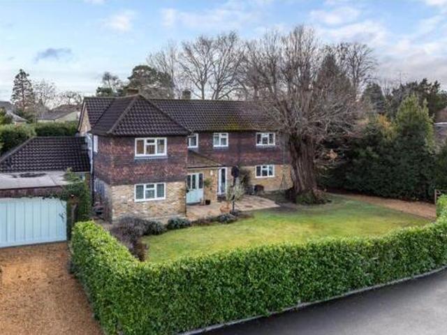 House for sale in Weybridge, Elmbridge