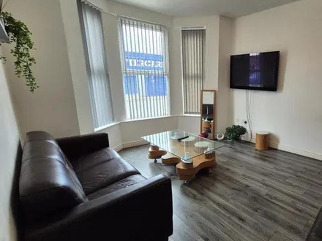 House for rent in Cabbage Hall, Calderstones