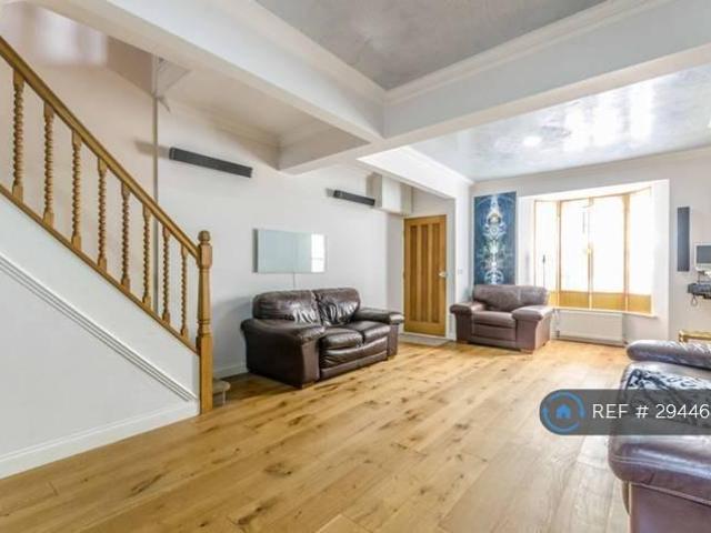 House for rent in Blackwall, Greater London