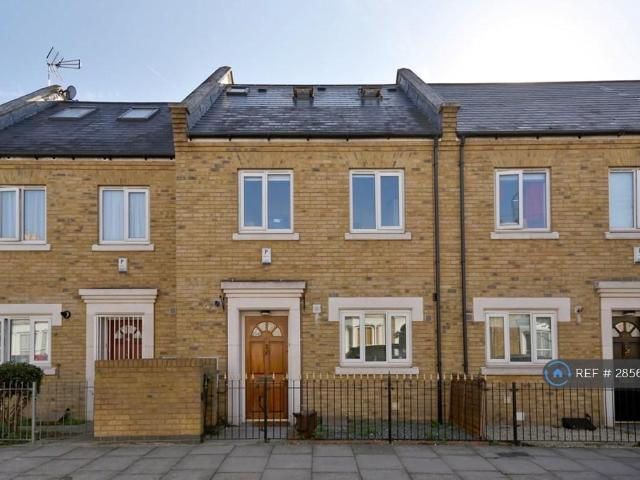 House for rent in Blackwall, Greater London