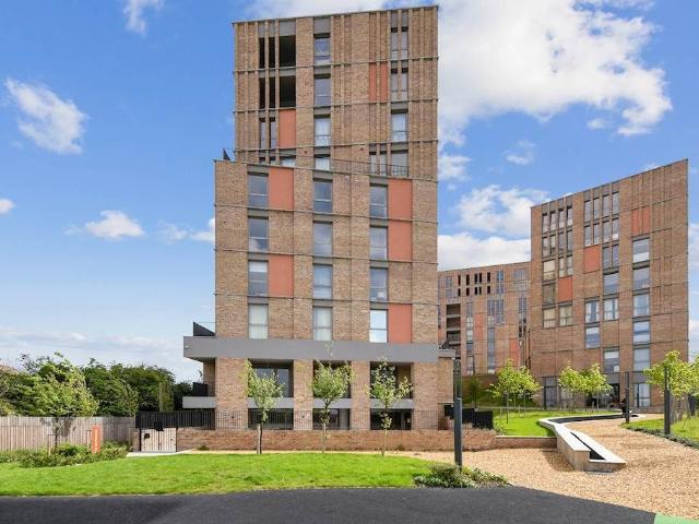 Apartment for rent in Upminster Bridge, Greater London
