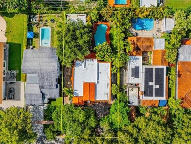 House for sale in Coral Gables