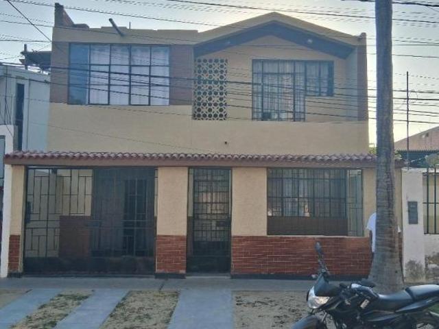 Ocasión Casa En Venta Urb. Piura Calle Castro Pozo Mz F1 Lote 06 Uso comercial