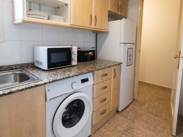 Habitación en alquiler en La Mina - districte 6, Barcelonès