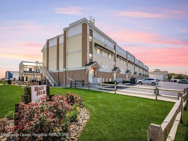 House for sale in Long Branch