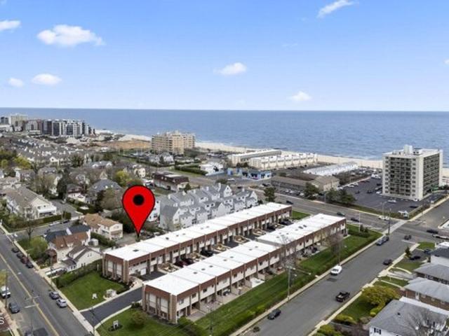 House for sale in Long Branch