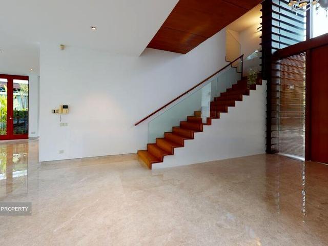 Detached House for sale