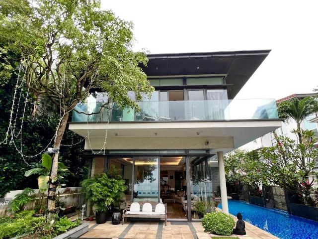 Detached House for sale
