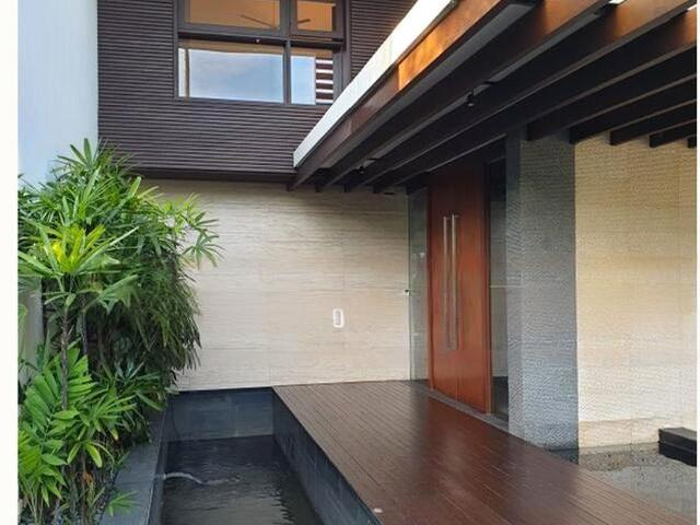 Detached House for sale