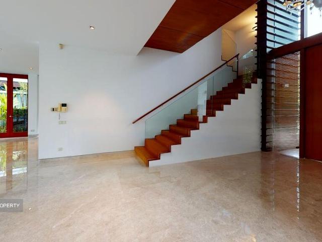 Detached House for sale