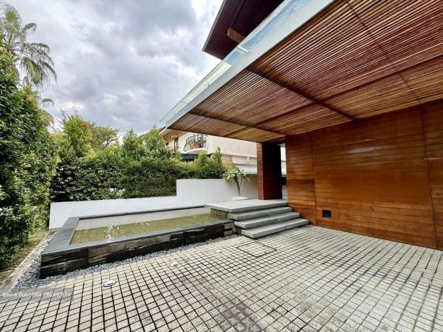 Detached House for sale