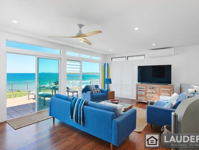 Townhouse for rent in Wallabi Point, New South Wales