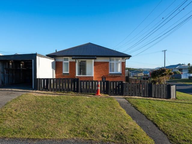 House for rent in Otakou