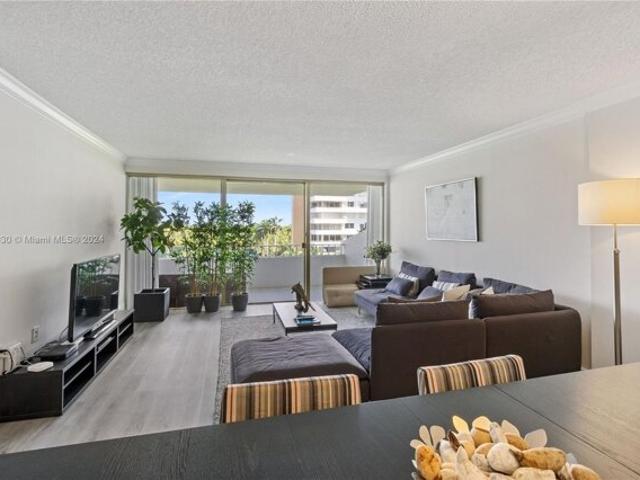 House for sale in Key Biscayne