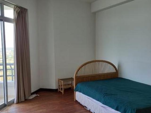 Condominium for sale in Malaka