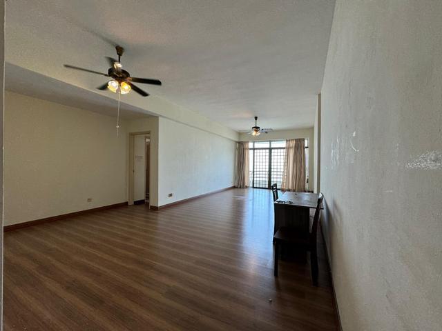 Condominium for sale in Malaka