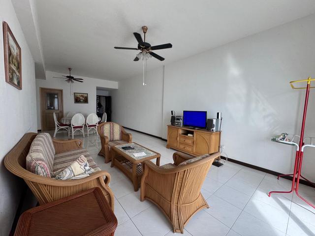 Condominium for rent in Malaka