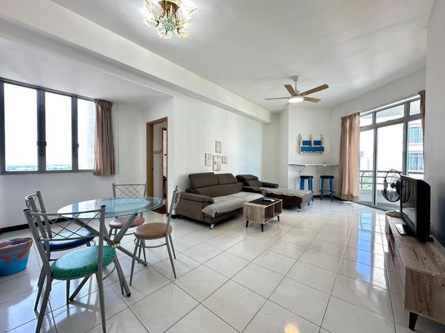 Condominium for sale in Malaka