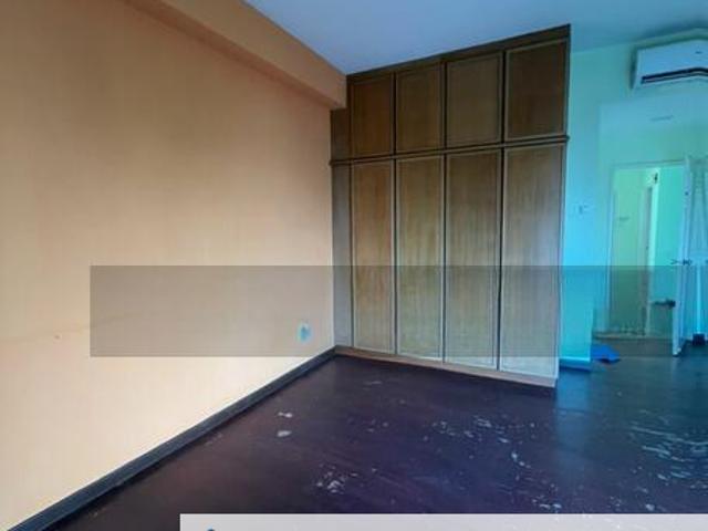 Condominium for sale in Malaka