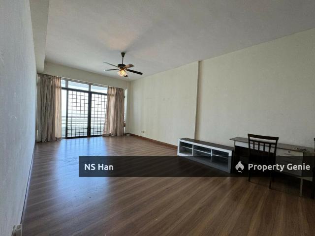 Condominium for sale in Malaka