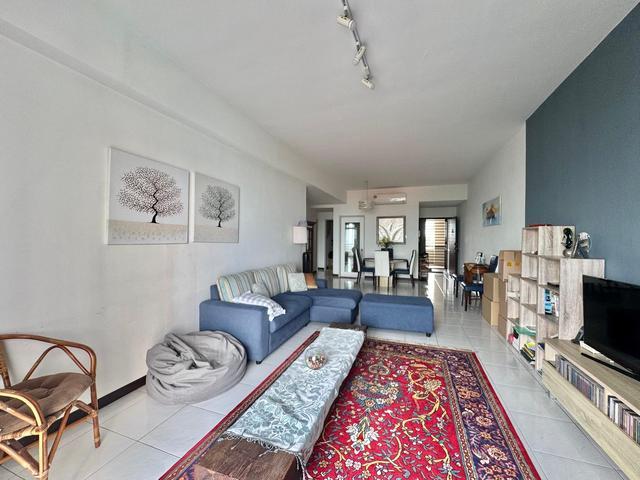 Condominium for sale in Malaka