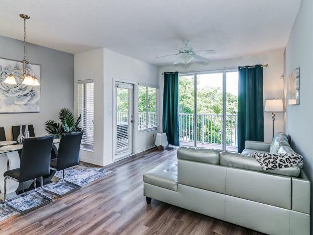 Apartment for rent in Hallandale, Florida