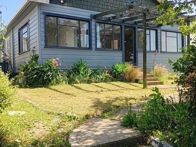 House for rent in Otakou