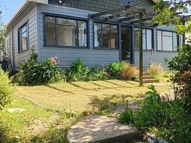 House for rent in Otakou