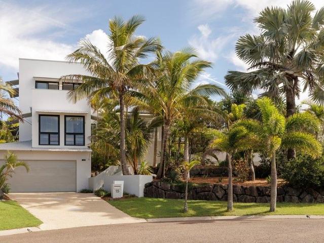 House for sale in Castaways Beach