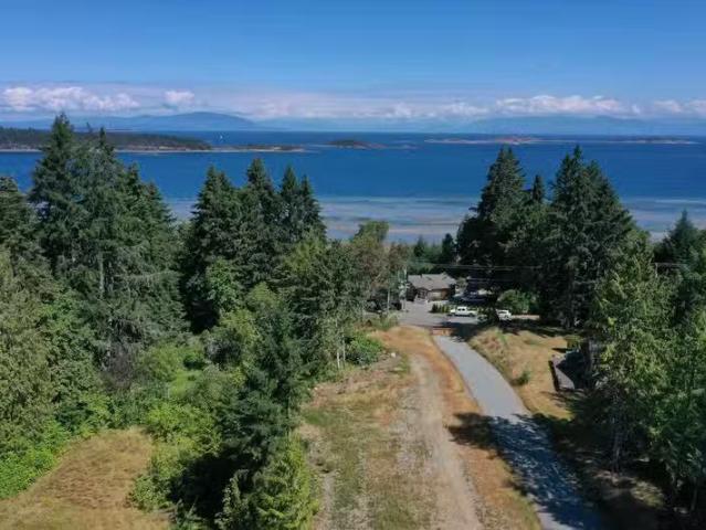 House for sale in Lantzville