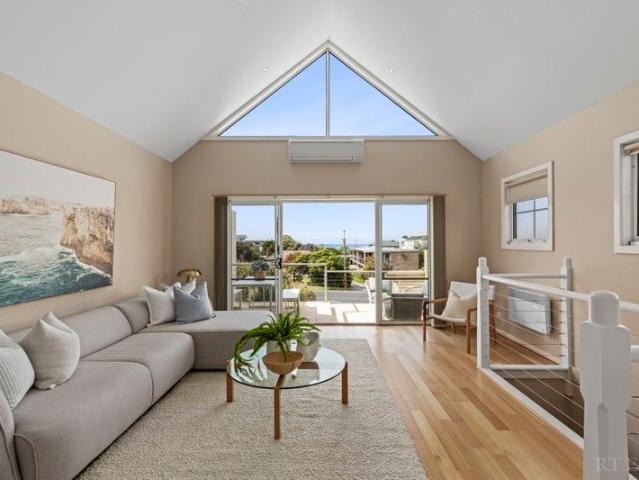 Townhouse for sale in Ocean Grove, Victoria