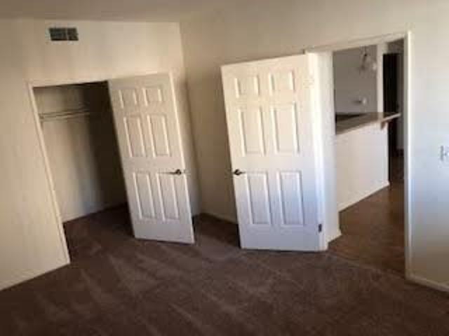 Apartment for rent in Huntington Beach, California