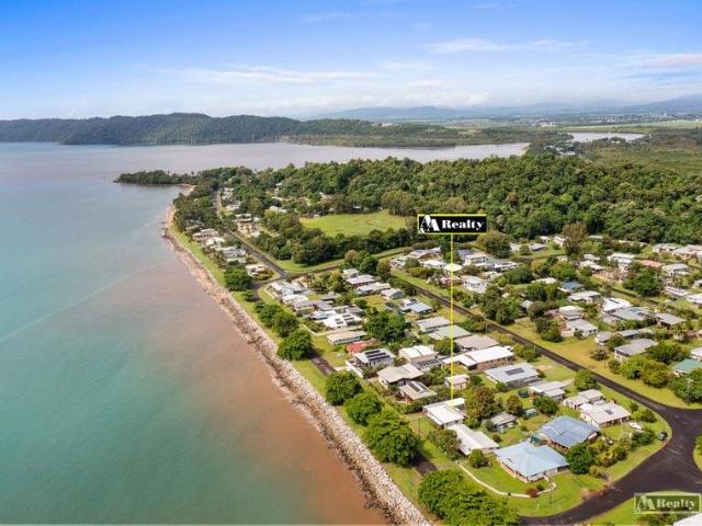 House for sale in Flying Fish Point, Queensland