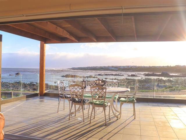 House for rent in Onrusrivier, Overstrand Local Municipality