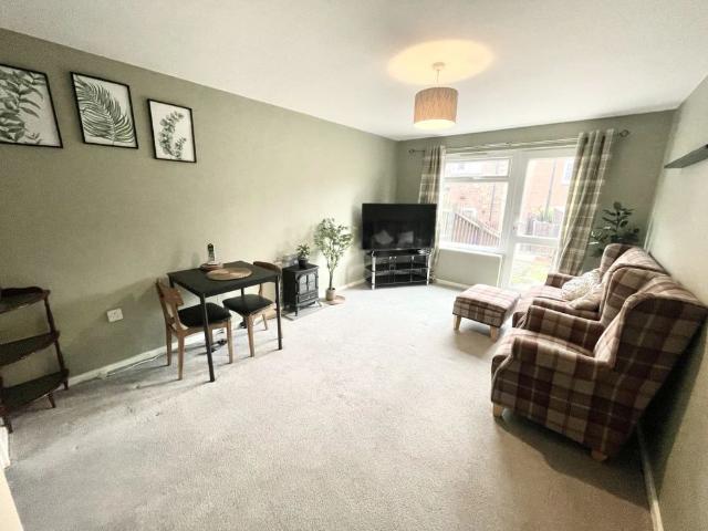 House for rent in Crystal Peaks, Sheffield