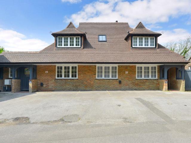 House for rent in Holloway Hill, Fole