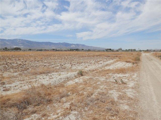 Land for sale in Lucerne Valley, California