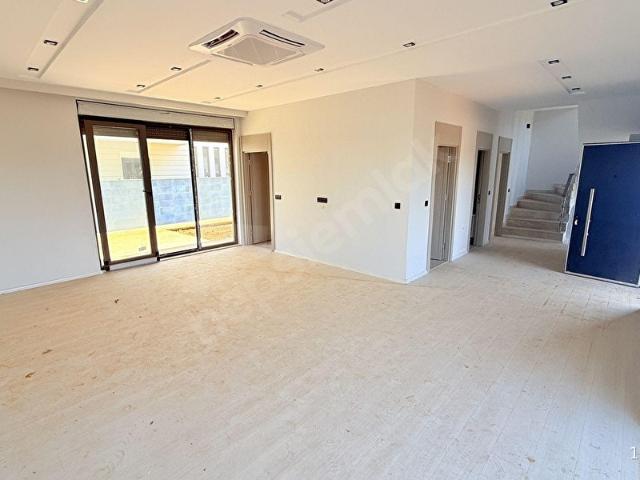 Ulus Mahallesi, Kepez içerisinde satılık Villa