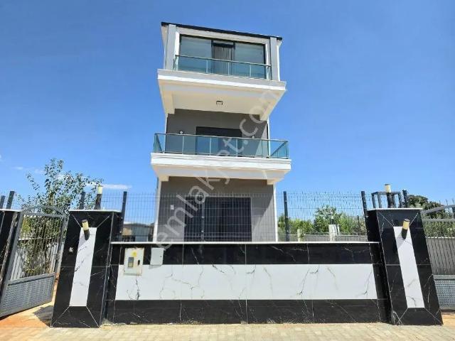 Kepez içerisinde satılık Villa