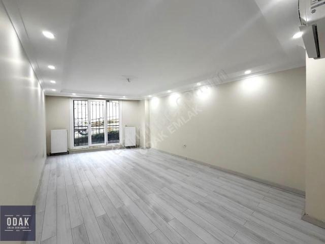 Kadiköy, İstanbul içerisinde kiralık mülk