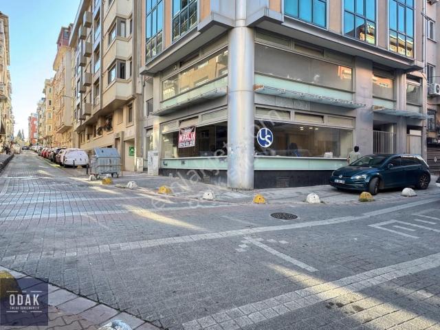 Caferağa, Kadiköy içerisinde kiralık Dükkan