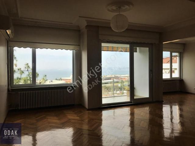 Kadiköy, İstanbul içerisinde kiralık mülk