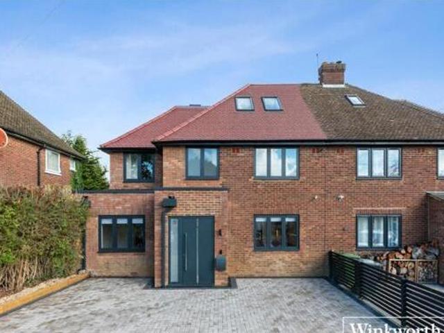 House for sale in Elstree and Borehamwood, Borehamwood
