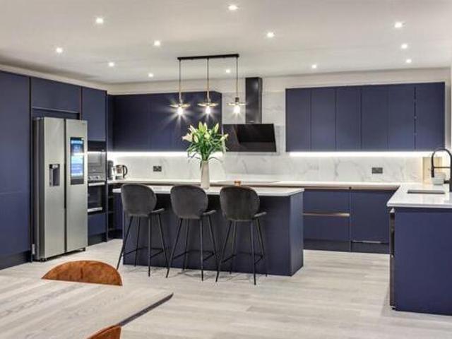 House for sale in Elstree and Borehamwood, Borehamwood
