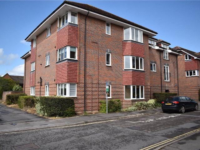 Apartment for rent in Enborne, West Berkshire