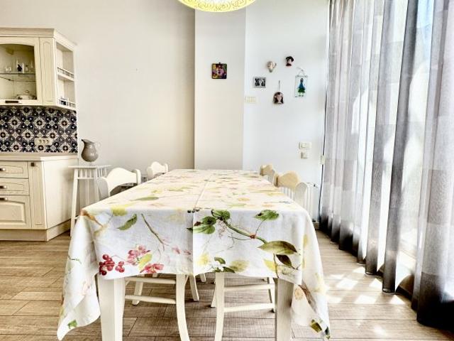 Квартира продажа в Великодолинском, Днепропетровской области