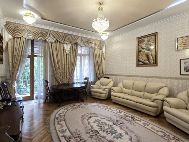Квартира продажа в Великодолинском, Днепропетровской области