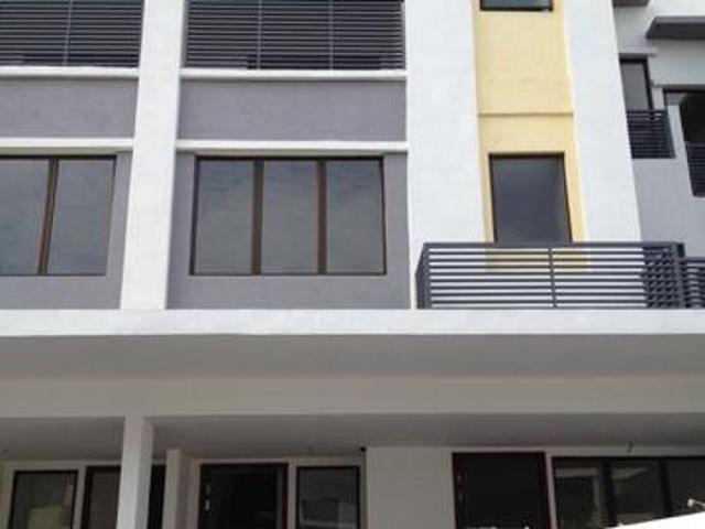Townhouse for rent in Petaling, Subang Jaya